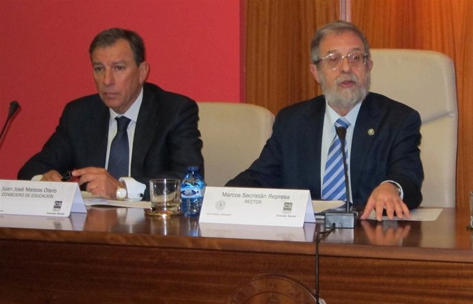 Juan José Mateos, y el rector Marcos Sacristán