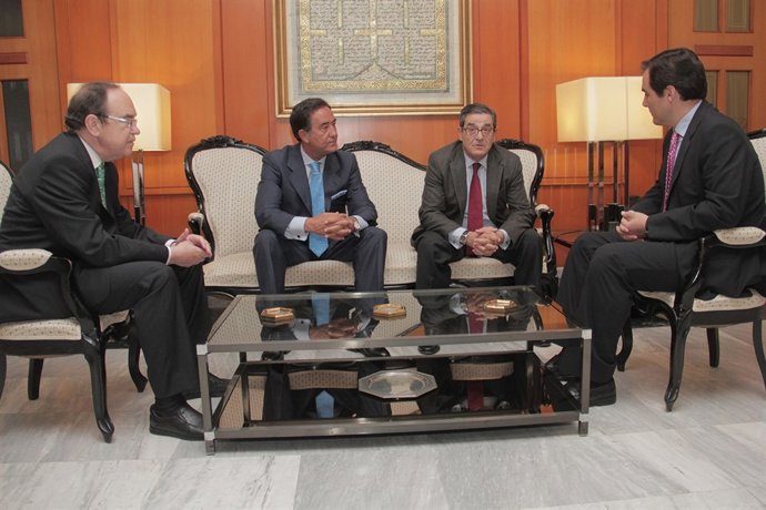 Reunión de los miembros de CajaSur con el alcalde de Córdoba