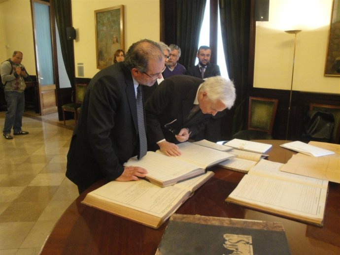 Joan Reñé (Diputación de Lleida) y el conseller Ferran Mascarell.