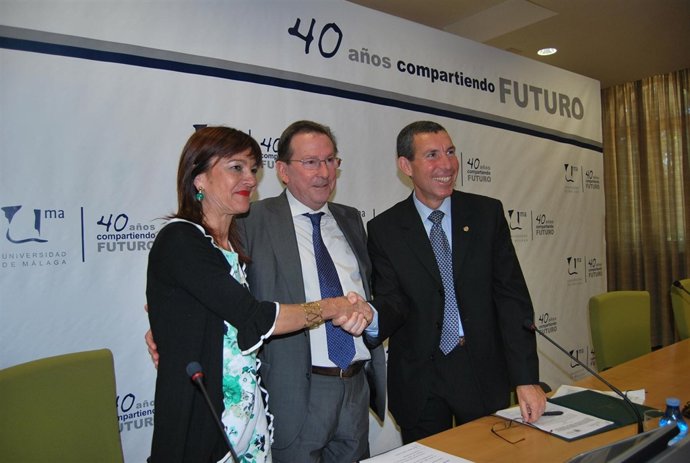 De Llera asiste a la firma de un convenio con la UMA