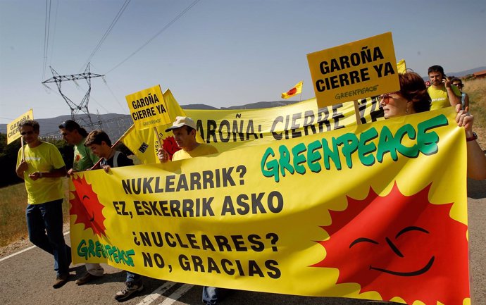 Manifestacion a favor del cierre de la central de Garoña
