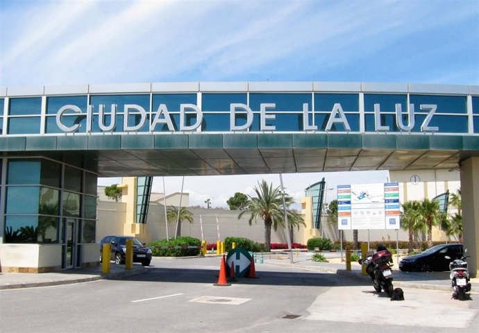 Entrada a los estudios cinematográficos de Ciudad de la Luz