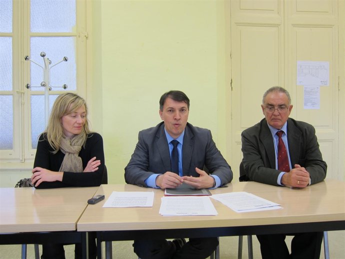 Rosell, Bosch y Abárzuza, de JpD, en la rueda de prensa