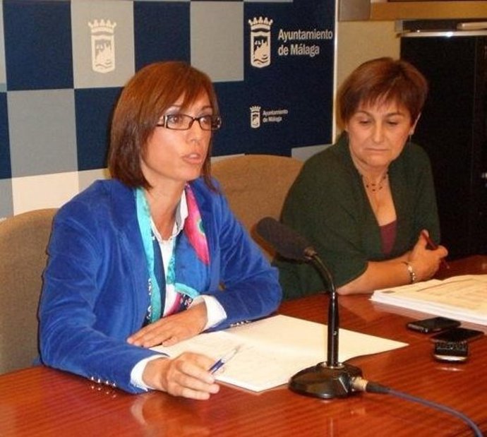 Las concejalas del PSOE María Gámez y Francisca Montiel