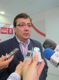 Vara "agradecería" que Monago hablase con Rajoy "además del déficit presupuestario, del déficit social"