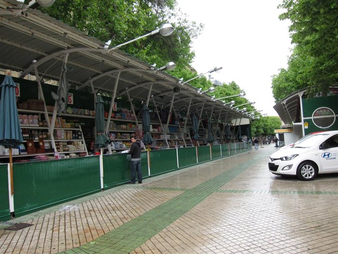 La tómbola de Cáritas en el Paseo de Sarasate