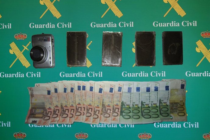 Dinero y droga sustraídos 