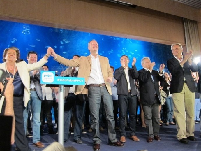 Asistentes al homenaje a Fabra