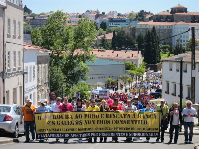 Afectados por las prederentes se manifiestan en Santiago
