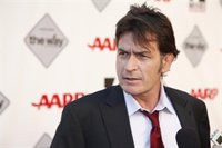 Charlie Sheen se cambia el nombre para 'Machete Kills'