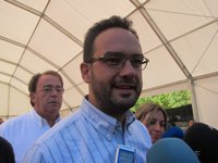 Hernando (PSOE) afirma que Montoro "va a ser el ministro que guillotine a los municipios en España"