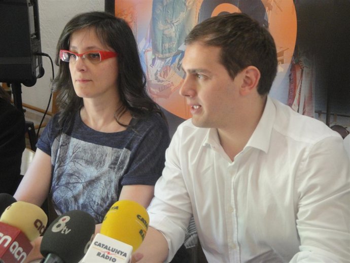 Ángeles Ribes y Albert Rivera (C's)