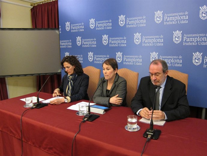 Los ediles de NaBai iñaki Cabasés, Uxue  Barkos e Itziar Gómez.