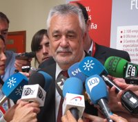 Griñán considera que la reunión de Rajoy sobre el déficit responde a "la necesidad de poner orden en sus filas"