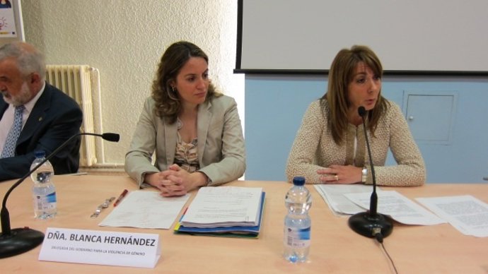 La delegada del Gobierno para la Violencia de Género inaugura un curso