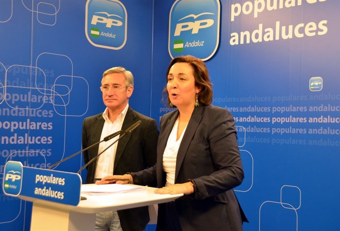 Miguel Ángel Arauz y Ana Corredera este lunes en la sede del PP-A
