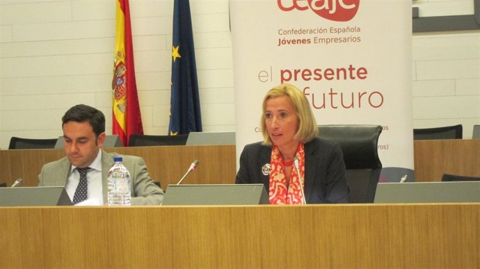 Presidenta de Ceaje, Pilar Andrade, y secretario general, Ángel Gómez