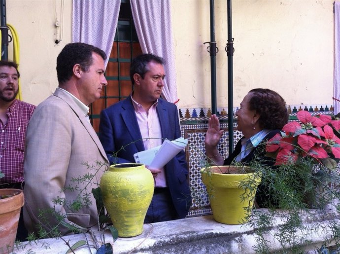 Los ediles socialistas Juan Espadas y Juan Carlos Cabrera 