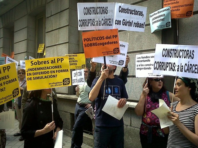 Protesta ante la declaración de donantes del PP en la Audiencia Nacional