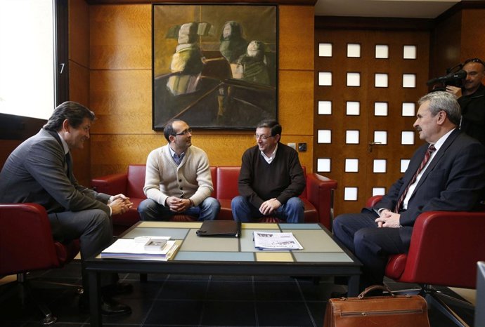 Javier Fernández  se reúne con secretarios generales de Industria de CCOO y UGT