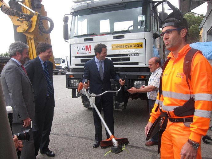 Cavero durante su visita al centro de conservación de la M-501