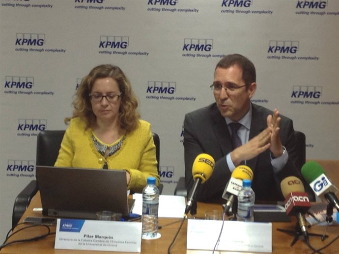 Pilar Marqués y Manel Blanco durante la presentación del IV Informe Girona 100