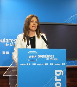 La portavoz del PP, Laura Muñoz, en rueda de prensa 