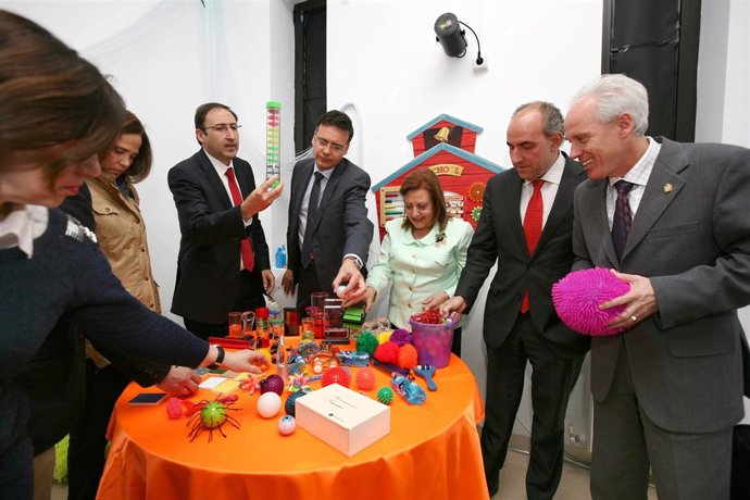 Inauguración de sala multisensorial para enfermos de alzheimer.