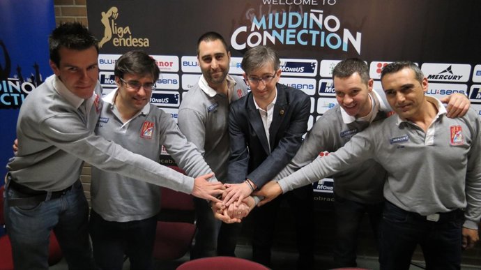 El cuerpo técnico del Blusens Monbus