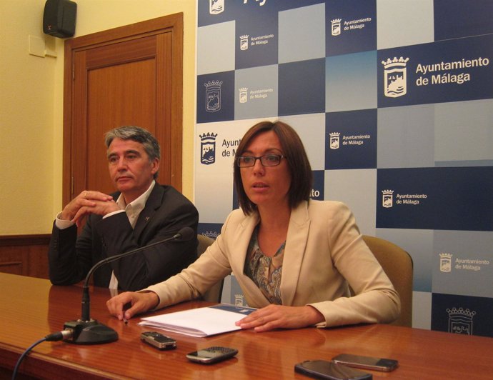 Los concejales del PSOE Manuel Hurtado y María Gámez