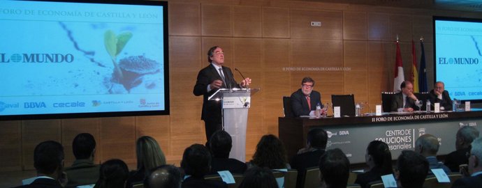 El presidente de la CEOE, Joan Rosell, en el Foro El Mundo de CyL