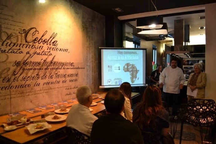 HOY COMEMOS... ARROZ A LA AFRICANA