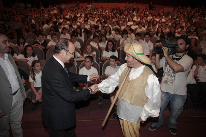 El alcalde de Almería en la I Jornada Municipal de Consumo Infantil