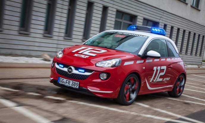 Opel Adam para bomberos