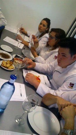 Cata en escuela de hostelería en Sevilla