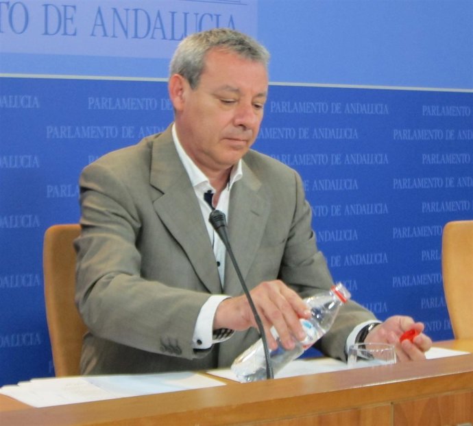 De la Chica, hoy en rueda de prensa