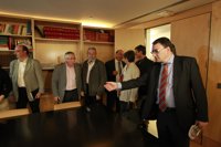 UGT y CCOO ven "un atropello" usar a parados para trabajos públicos gratis 