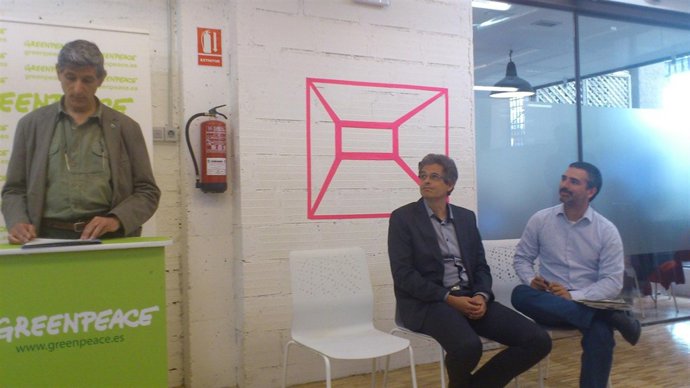 José Luis García, Mario Rodríguez y Julio Barea, de Greenpeace