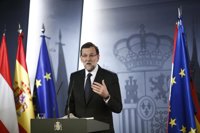 Rajoy espera "no tener que quitar más extras" a los funcionarios