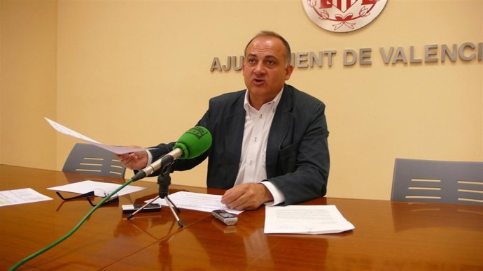 Joan Calabuig en una rueda de prensa