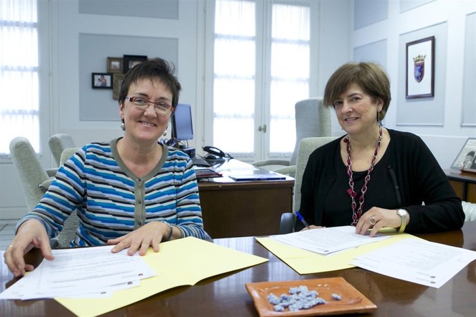Firma del convenio entre el Ayuntamiento y loa asociación Síndrome de Down