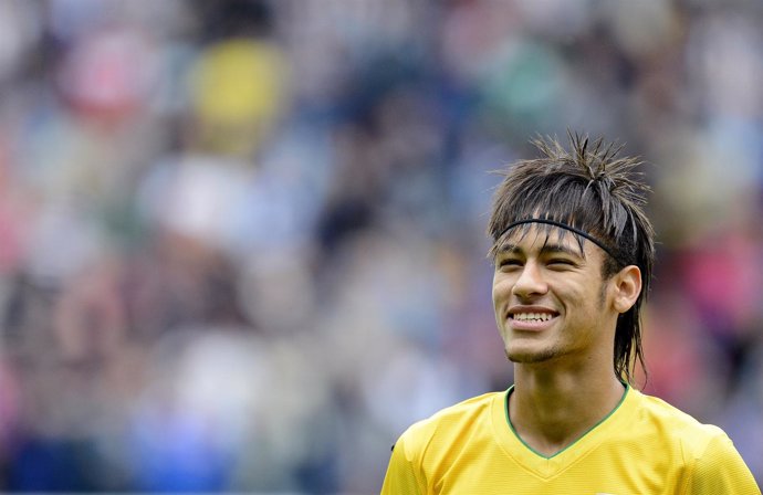 Neymar con la selección brasileña