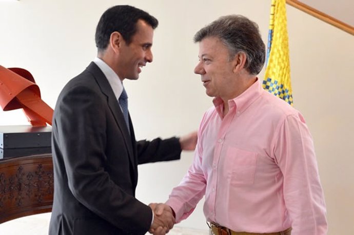 Santos y Capriles se reúnen en Bogotá