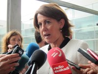 Barcina dice que la huelga "no contribuye a mejorar la economía" y espera que "se respete el derecho al trabajo"