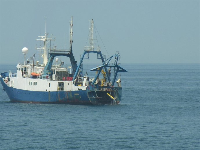 El 'cazatesoros' Endeavour, expulsado de aguas españolas