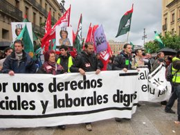 Inicio de la manifestación de los sindicatos nacionalistas en Pamplona.