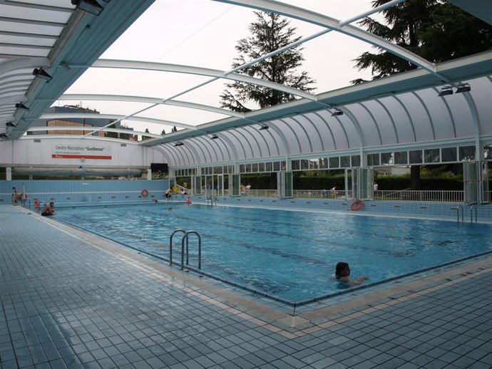 Una de las piscinas del Centro Recreativo Guelbenzu.   
