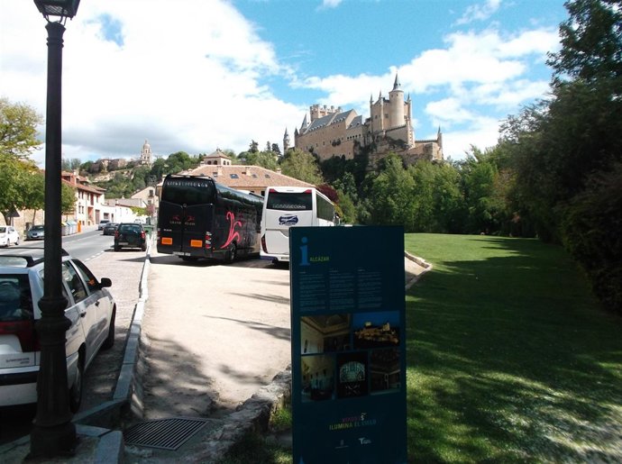 Vista del edificio a los pies del Alcázar