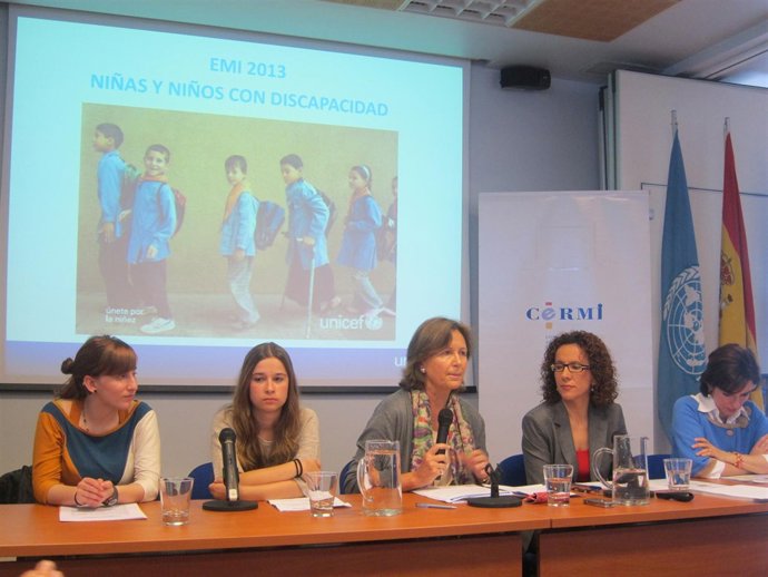 Yaiza Íñigo, María José López, Consuelo Crespo, Marta Arias y Pilar Villarino
