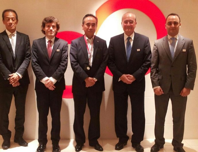 El alcalde de Málaga, Francisco de la Torre, en Fujitsu en Japón